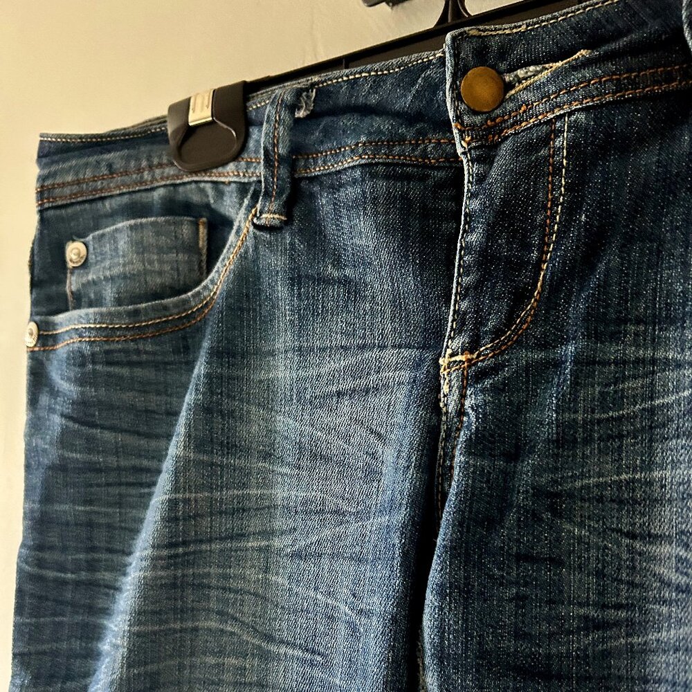 Bench High Rise Book Cut Vintage Wash Jeans Size 32